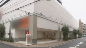 変態多し!【天井裏】東京国税局職員「女性用シャワールームに移動し…