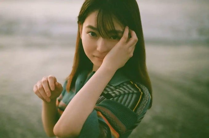 “すごみ”山田杏奈さん、10月18日発売「blt graph.」