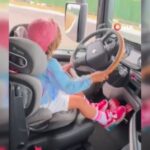 【驚愕の映像！】4歳がフェラーリ、大型バイク、20mトレーラーでS字カーブを、