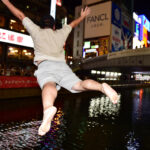 【奇跡の1枚】貴重なのか？道頓堀ダイブ“マスコミ煽り”批判殺到も「民度低すぎ」