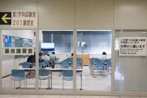 やっとか、運転免許「更新講習」オンライン化へ・・・・・・・・・・!