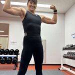 志穂美悦子さん、鍛え抜かれた美ボディー公開に【衝撃】これが68歳誕生日で、