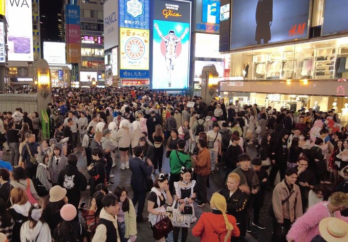 大阪府警230人態勢！！戎橋は一時封鎖！！！！！大阪はハロウィンで混雑、