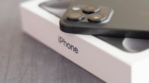 お金持ちほど格安SIMを使う理由は?…iPhoneの最新機種を無理してローン払いする人は、