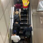 【写真あり】歩いちゃダメ、抜いちゃダメ、エスカレーターの歩行問題解決に！？