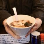 気を付けて！！ラーメンの丼ぶりにゴミを入れると『器物損壊罪』に、