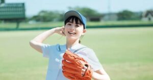 注目女優の田畑志真、エモいグラビアで初水着姿や制服姿を~週刊ヤンジャン初登場!!