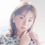 篠崎愛“貝殻ビキニ”「ゴージャスでセクシー」新作カレンダーで殺到中～