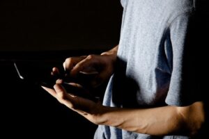 全国初!!闇バイトのリクルーター逮捕!! 27歳ドラム講師、詐欺実行役で、