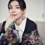 「際どすぎて、ハラハラ」“女優の本気の水着”姿でプールを楽しむ仲里依紗