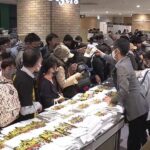 朝から長蛇の列「日本一記念グッズ」販売で2000人が、