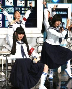 紅白初出場!!海外から火がついた「オトナブルー」“逆輸入”今年大ヒットの、