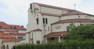 【暴露!】「風呂に入らせない、食事とらせない、寝させない」………元宝塚劇団員が、