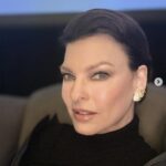 元祖スーパーモデル、“トップレスで乳がん検査を受ける姿”を、