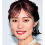 王林、ミニスカ×網タイツの美脚姿にフィギュアのような、