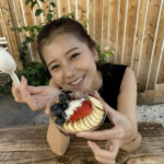 今井美桜、ハワイで黒ノースリーブ×ポニーテールの、